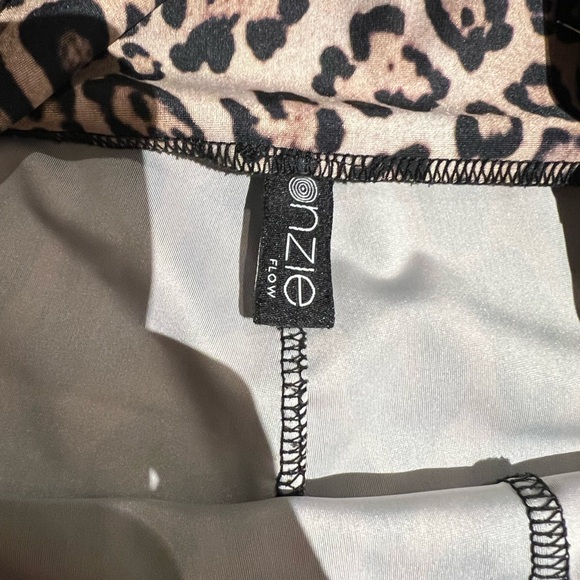Onzie Leggings cheetah leopard print - Picture 5 of 7